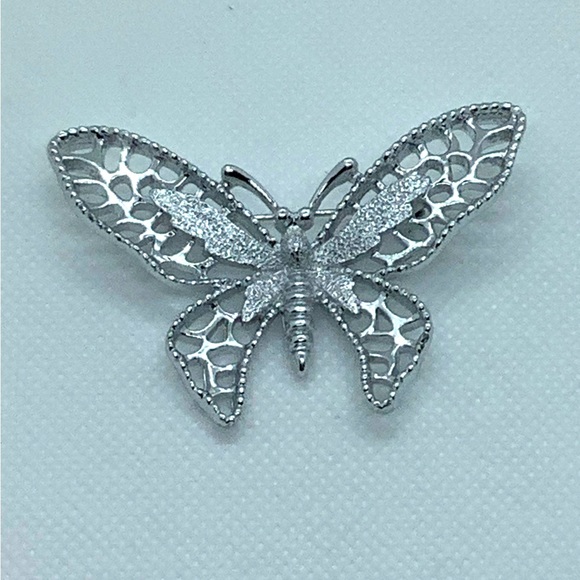 Signed Sarah Coventry Silver Tone Vintage Butterfly Brooch - Picture 2 of 5